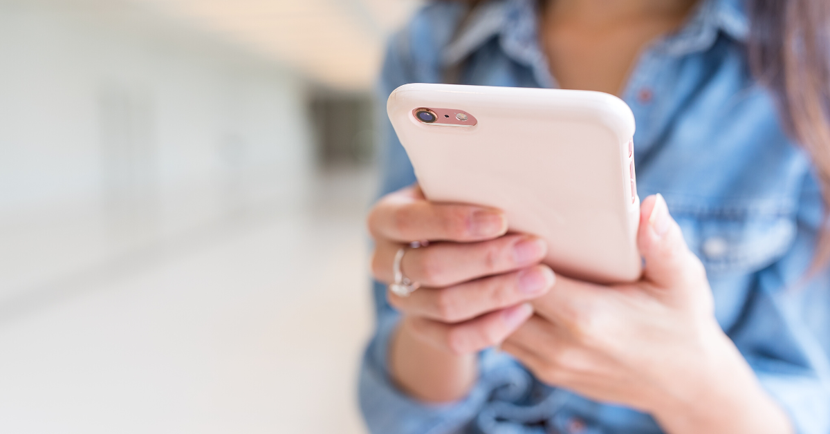 Our top 10 safety tips for mobile devices